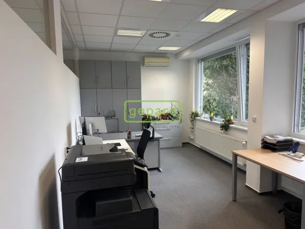 Pronájem kanceláře, Brno, Kořenského, 130 m2