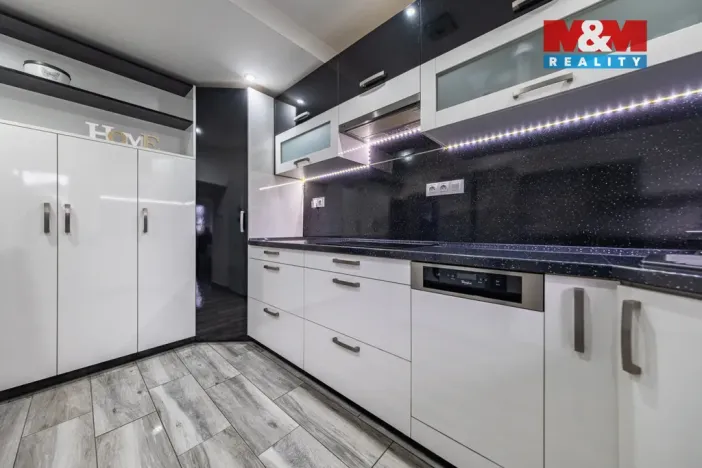 Prodej rodinného domu, Okounov, 197 m2