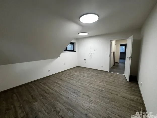 Pronájem bytu 2+kk, Jesenice, Hlavní, 47 m2