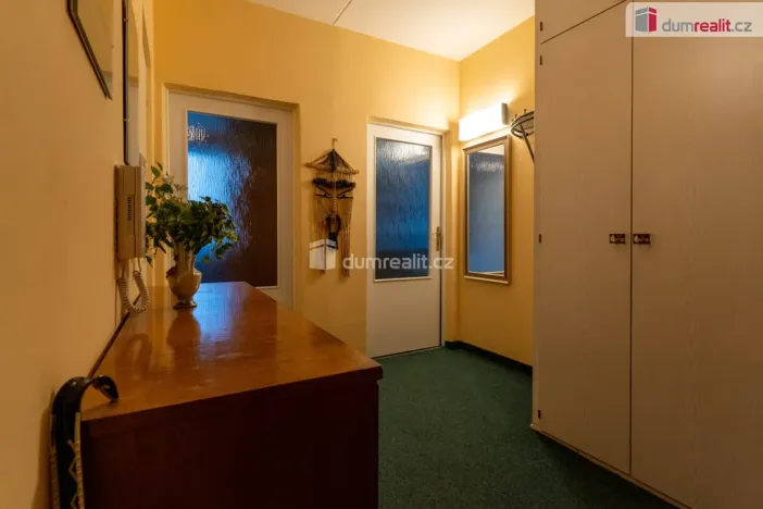 Prodej bytu 3+1, Mariánské Lázně - Úšovice, Hroznatova, 65 m2