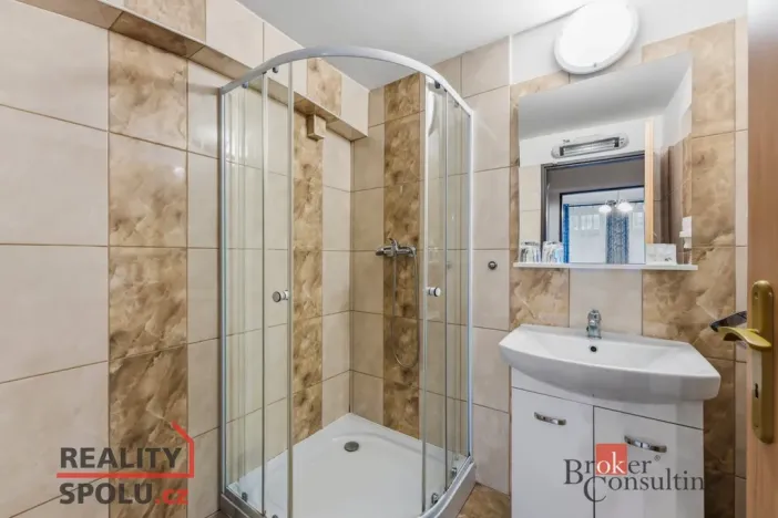 Prodej ubytování, Broumov, Malé náměstí, 298 m2