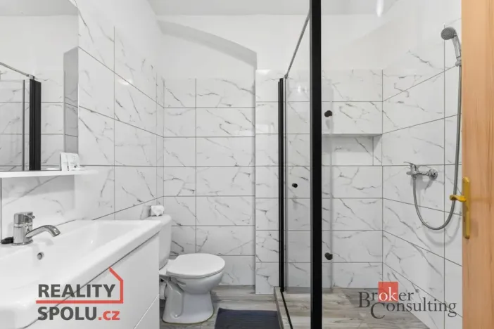 Prodej ubytování, Broumov, Malé náměstí, 298 m2