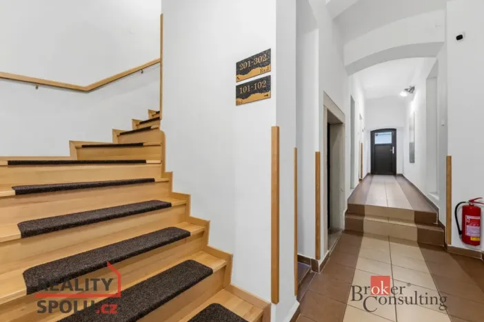 Prodej ubytování, Broumov, Malé náměstí, 298 m2