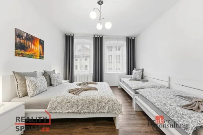 Prodej ubytování, Broumov, Malé náměstí, 298 m2