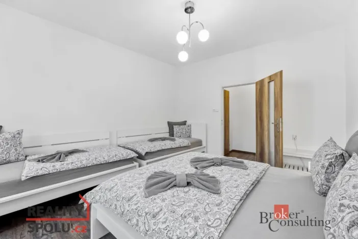 Prodej ubytování, Broumov, Malé náměstí, 298 m2