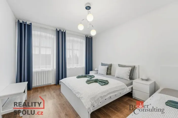 Prodej ubytování, Broumov, Malé náměstí, 298 m2