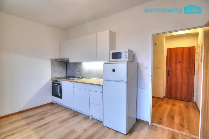 Pronájem bytu 1+1, Okna, 43 m2