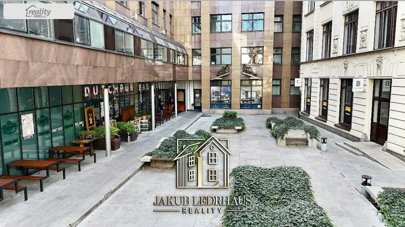 Pronájem kanceláře, Praha - Nové Město, Spálená, 146 m2