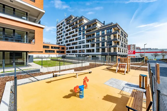 Pronájem bytu 1+kk, Praha - Hloubětín, Poděbradská, 32 m2