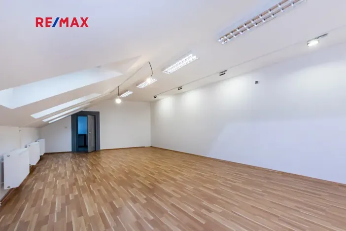 Prodej kanceláře, Praha - Vršovice, 28. pluku, 146 m2