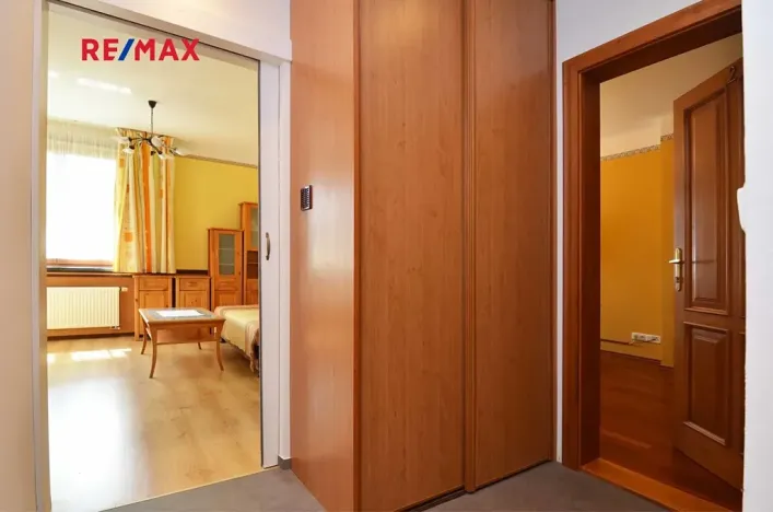 Pronájem bytu 2+kk, Praha - Hlubočepy, Pod třešněmi, 50 m2