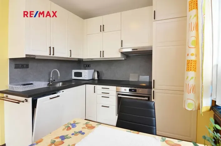 Pronájem bytu 2+kk, Praha - Hlubočepy, Pod třešněmi, 50 m2