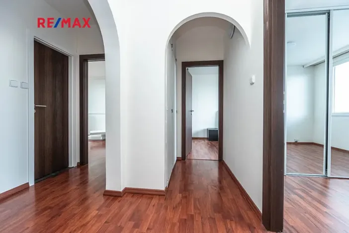 Pronájem bytu 3+1, Praha - Kobylisy, Frýdlantská, 67 m2