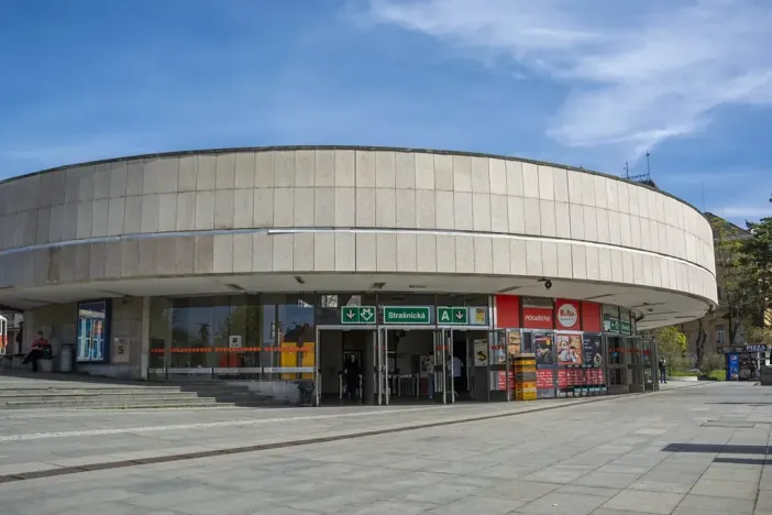 Pronájem obchodního prostoru, Praha - Vršovice, Kubánské náměstí, 112 m2