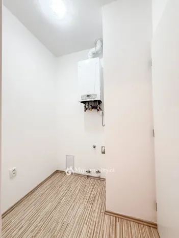 Prodej bytu 2+kk, Znojmo, Růžičkova, 38 m2