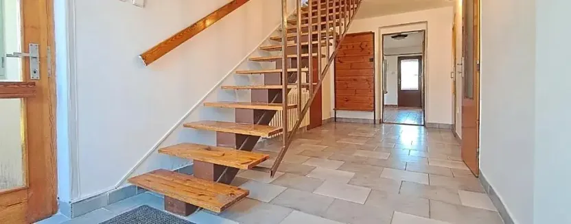 Prodej rodinného domu, Lomnička, 300 m2