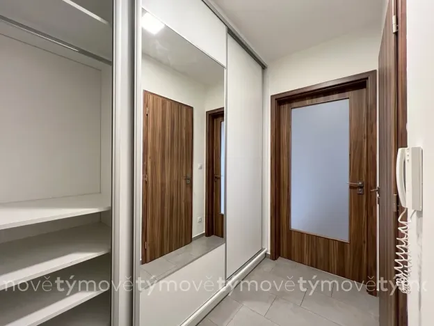 Pronájem bytu 1+kk, Pardubice, Pod Vinicí, 35 m2