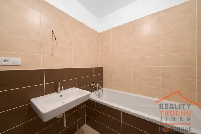 Prodej bytu 2+kk, Hradec Králové, Antonína Petrofa, 56 m2