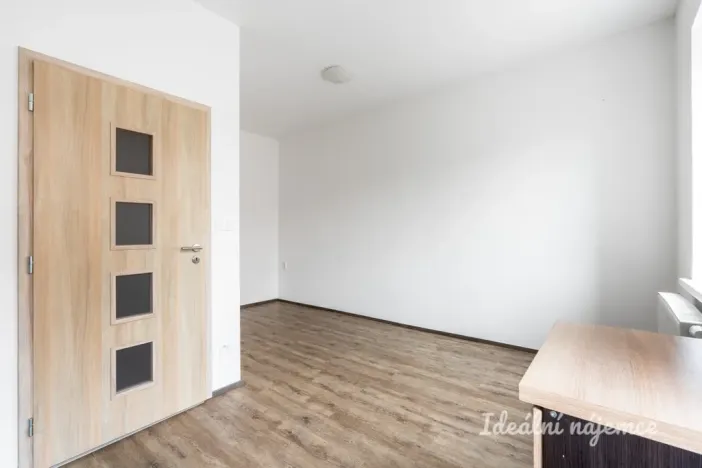 Pronájem bytu 1+kk, Praha - Uhříněves, Salačova, 24 m2
