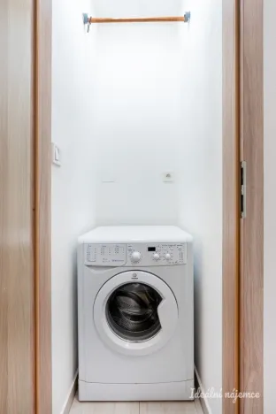 Pronájem bytu 1+kk, Praha - Uhříněves, Salačova, 24 m2