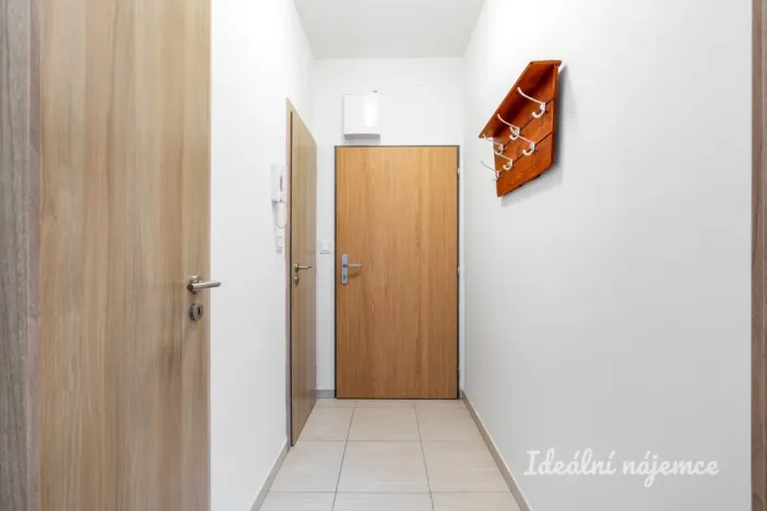 Pronájem bytu 1+kk, Praha - Uhříněves, Salačova, 24 m2