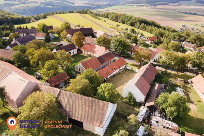 Prodej rodinného domu, Chlum, 823 m2