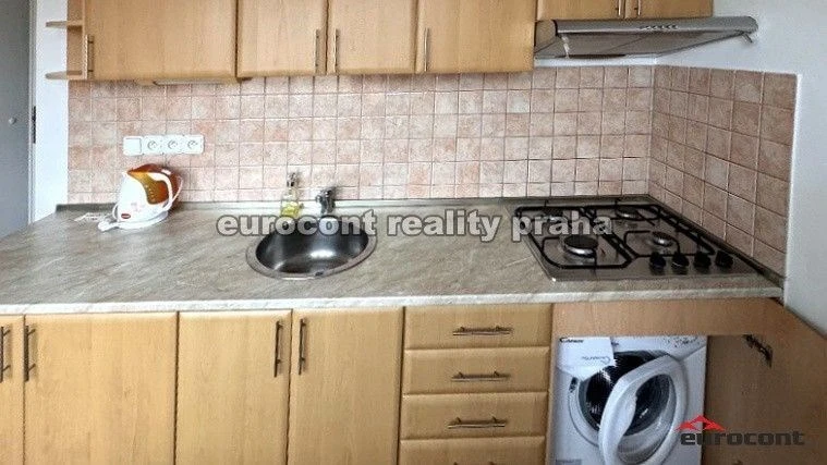 Pronájem bytu 1+1, Praha - Strašnice, U krbu, 34 m2