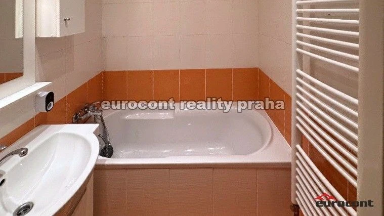 Pronájem bytu 1+1, Praha - Strašnice, U krbu, 34 m2