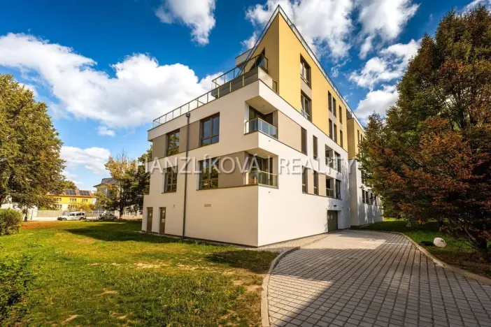 Pronájem bytu 2+kk, České Budějovice, Hálkova, 37 m2
