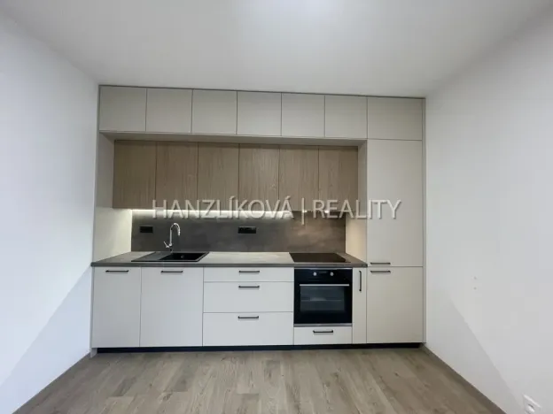 Pronájem bytu 2+kk, České Budějovice, Hálkova, 37 m2