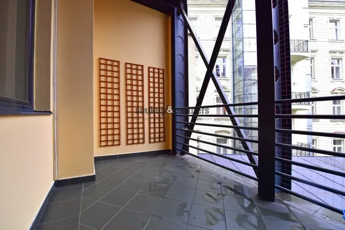 Pronájem kanceláře, Praha - Karlín, Pobřežní, 125 m2