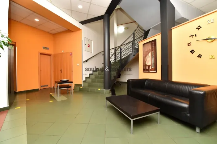 Pronájem kanceláře, Praha - Karlín, Pobřežní, 125 m2