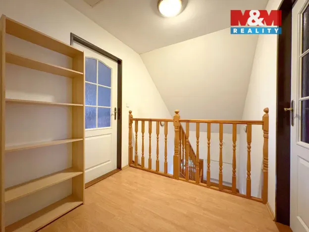 Prodej restaurace, Velké Žernoseky, 438 m2