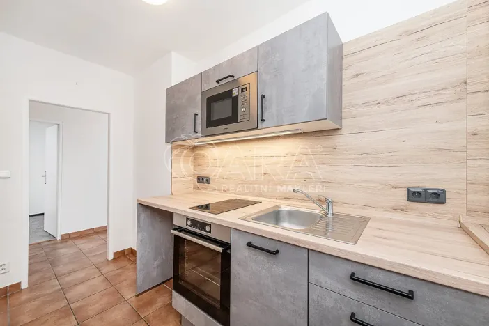 Pronájem bytu 2+1, Liberec - Liberec V-Kristiánov, Dvorská, 47 m2