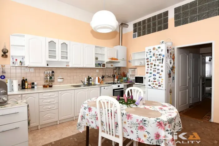 Prodej bytu 2+1, Louny, Husova, 76 m2