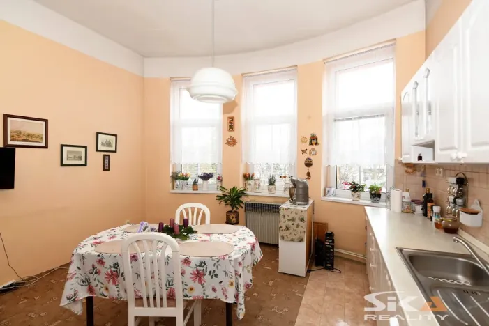 Prodej bytu 2+1, Louny, Husova, 76 m2