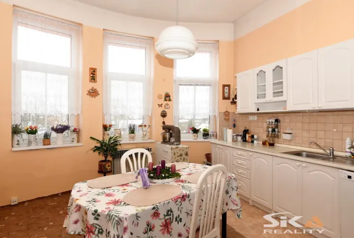 Prodej bytu 2+1, Louny, Husova, 76 m2