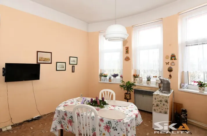 Prodej bytu 2+1, Louny, Husova, 76 m2