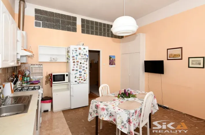 Prodej bytu 2+1, Louny, Husova, 76 m2