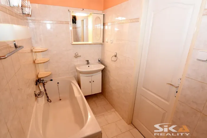 Prodej bytu 2+1, Louny, Husova, 76 m2