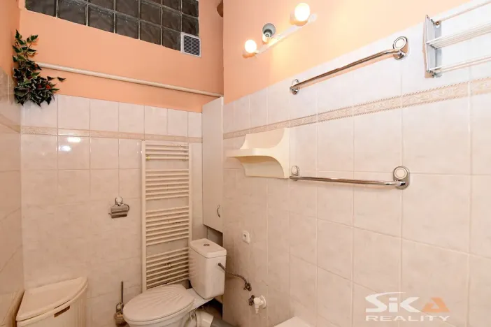 Prodej bytu 2+1, Louny, Husova, 76 m2