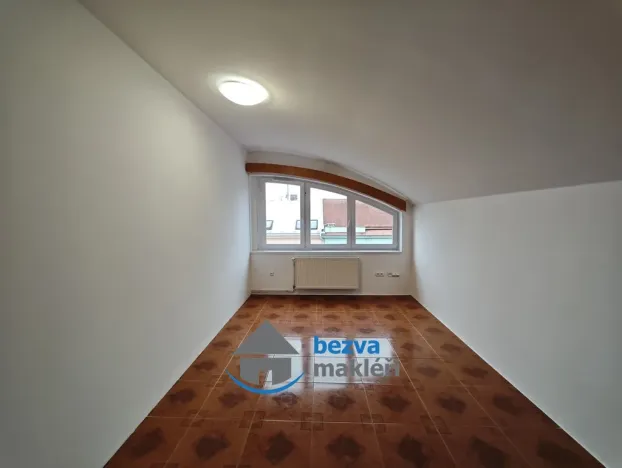 Pronájem bytu 2+1, Pardubice, 17. listopadu, 63 m2