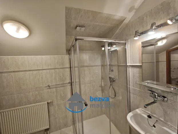 Pronájem bytu 2+1, Pardubice, 17. listopadu, 63 m2