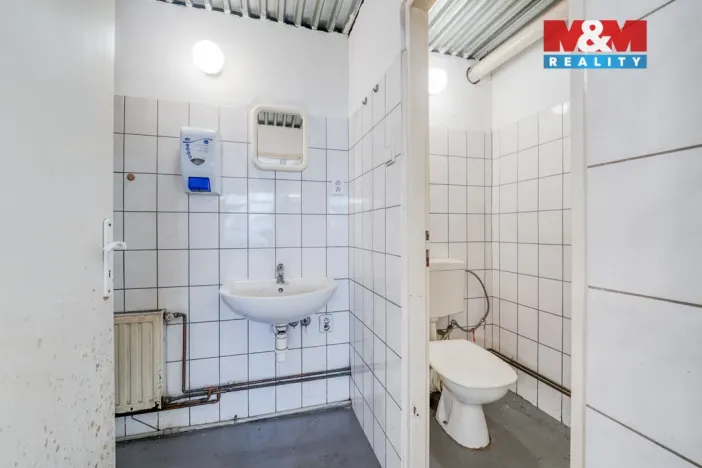 Pronájem skladu, Toužim, Plzeňská, 89 m2