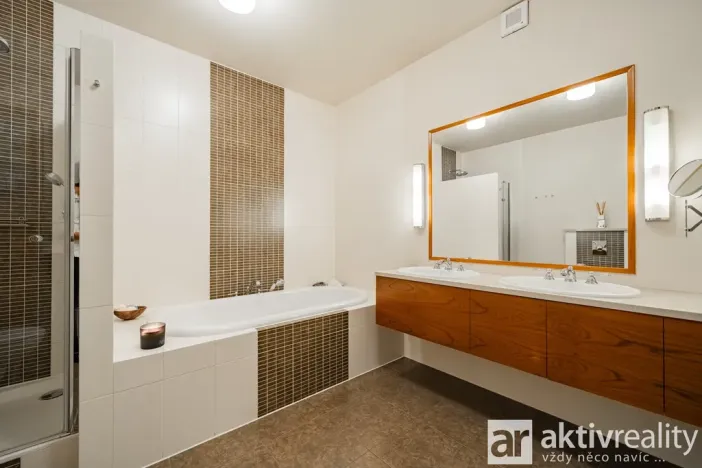 Pronájem bytu 5+kk, Praha - Vinohrady, Perucká, 180 m2