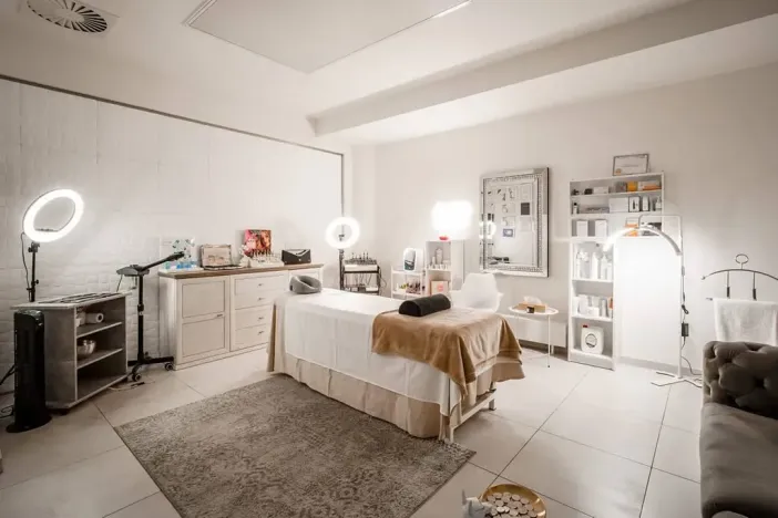 Pronájem obchodního prostoru, Praha - Karlín, Křižíkova, 20 m2