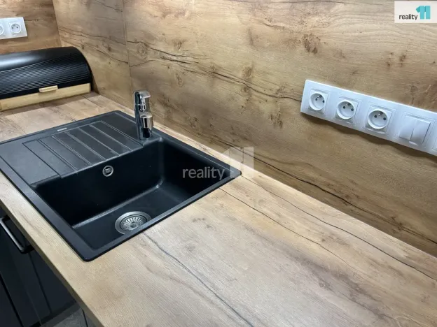 Pronájem bytu 3+kk, Praha - Vysočany, Ivana Hlinky, 95 m2