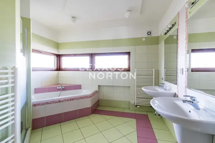 Pronájem rodinného domu, Praha - Břevnov, Rozdělovská, 360 m2