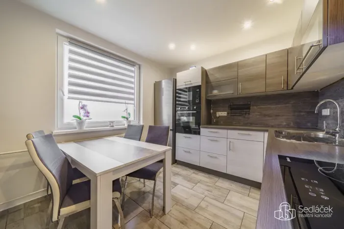 Prodej bytu 3+1, Sokolov, Spartakiádní, 69 m2