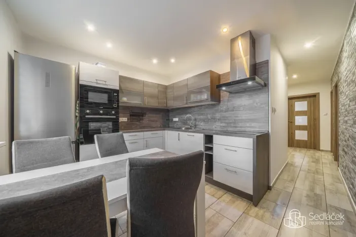 Prodej bytu 3+1, Sokolov, Spartakiádní, 69 m2